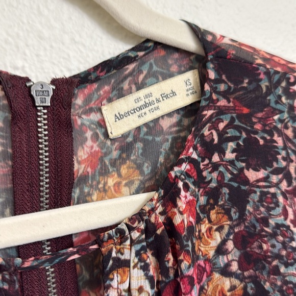 Abercrombie & Fitch Dark Floral Dress - Picture 2 of 7